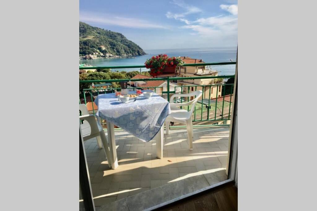 Splendido Appartamento Vista Mare 레반토 외부 사진
